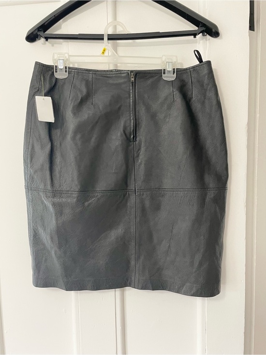 Newport News Dresses & Skirts - Newport News Women 14 Black 100% Genuine Leather Pencil Skirt Y2K Vintage Matrix